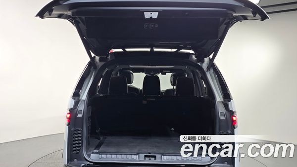 Land Rover Discovery 2023, фото 25