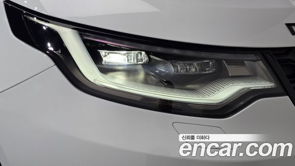 Land Rover Discovery 2023, фото 7
