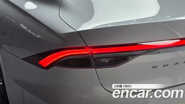 Hyundai Grandeur 2022, фото 9