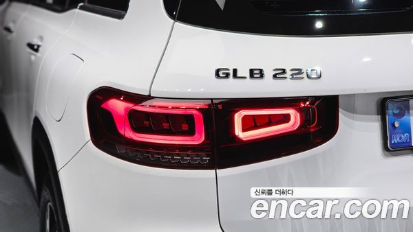 Mercedes-Benz GLB 2021, фото 8