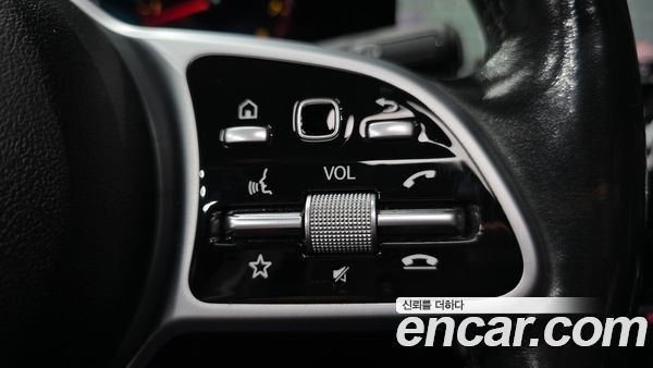 Mercedes-Benz GLB 2021, фото 29