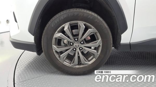 Toyota RAV4 2024, фото 4