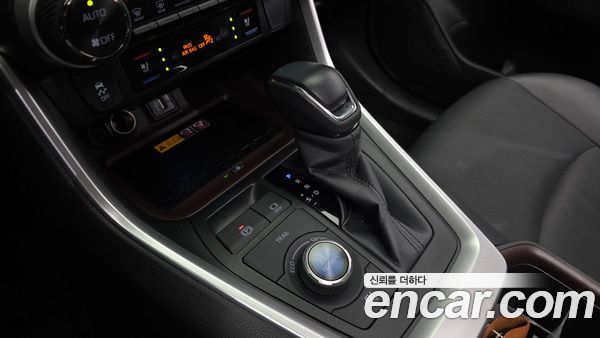 Toyota RAV4 2024, фото 11