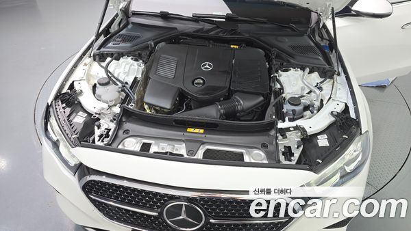 Mercedes-Benz E-Class 2025, фото 5