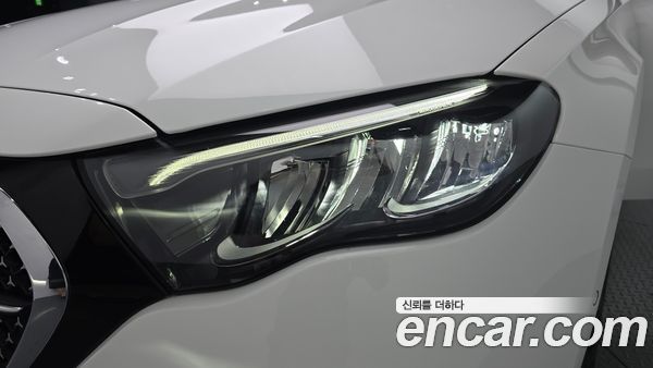 Mercedes-Benz E-Class 2025, фото 7
