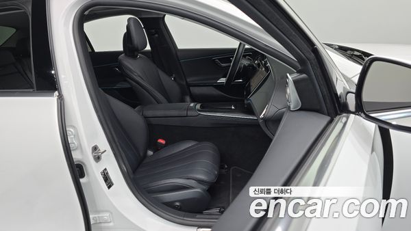 Mercedes-Benz E-Class 2025, фото 15