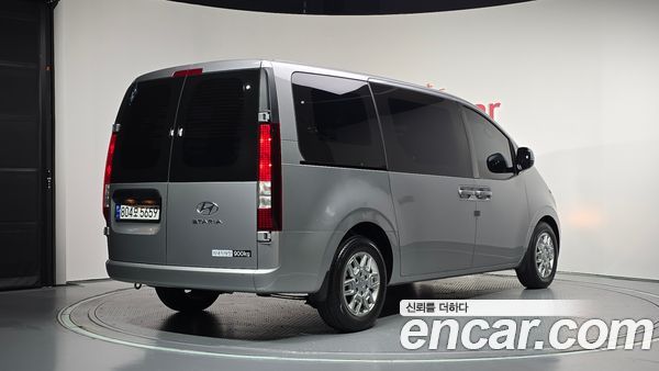 Hyundai Staria 2024, фото 2