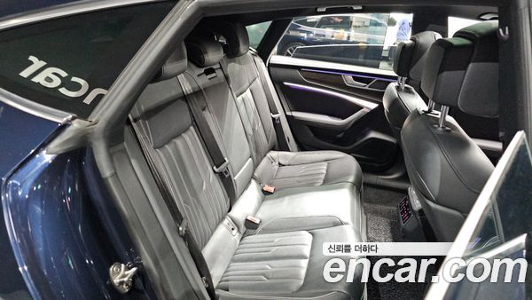 Audi A7 2021, фото 16