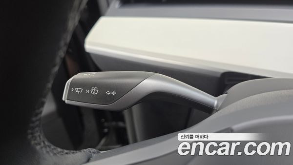 Tesla Model Y 2024, фото 28