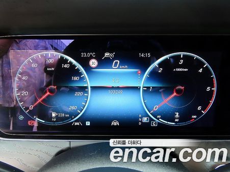 Mercedes-Benz E-Class 2021, фото 9