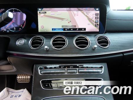 Mercedes-Benz E-Class 2021, фото 14