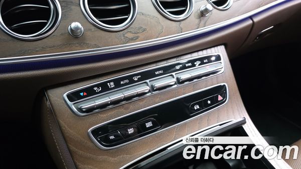 Mercedes-Benz E-Class 2021, фото 28