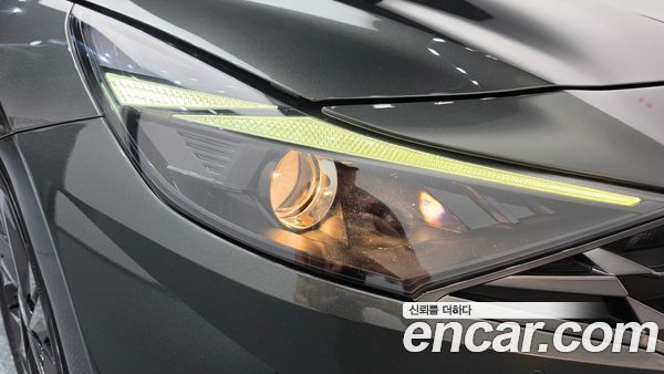 Hyundai Elantra 2023, фото 8