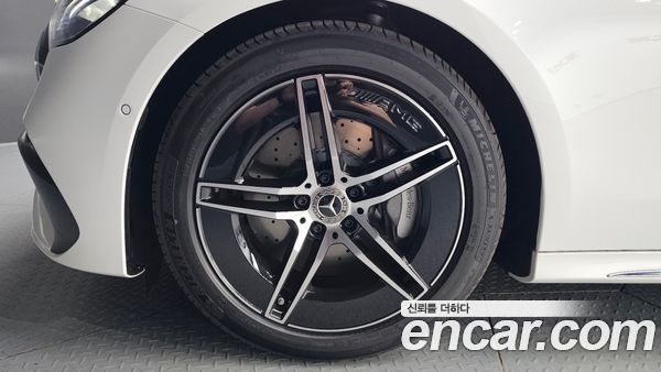 Mercedes-Benz E-Class 2026, фото 5