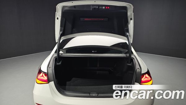 Mercedes-Benz E-Class 2026, фото 26