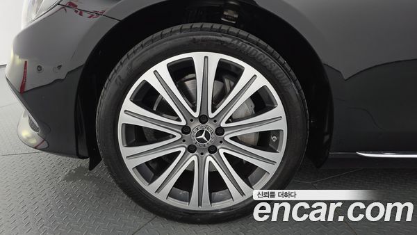 Mercedes-Benz E-Class 2020, фото 5