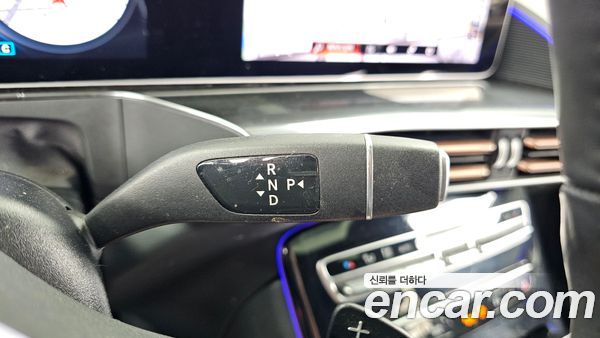 Mercedes-Benz EQC 2020, фото 12