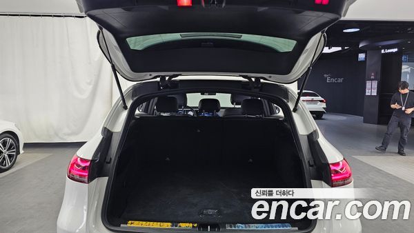 Mercedes-Benz EQC 2020, фото 24