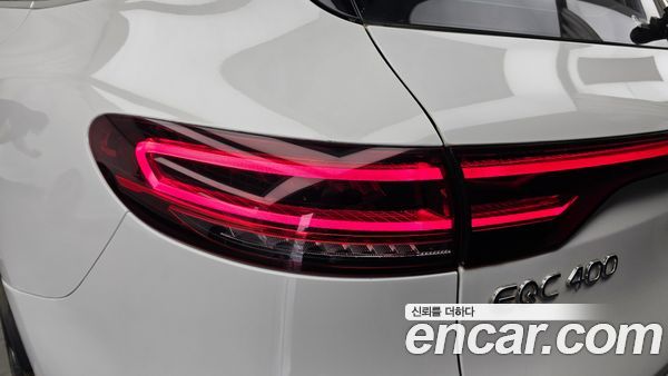 Mercedes-Benz EQC 2020, фото 9