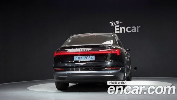 Audi e-tron 2021, фото 4