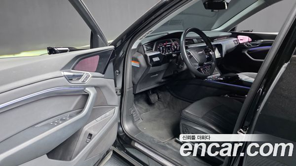 Audi e-tron 2021, фото 10