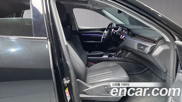 Audi e-tron 2021, фото 11