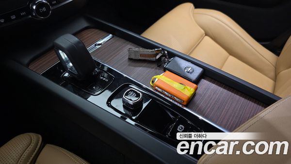 Volvo V60 2022, фото 9