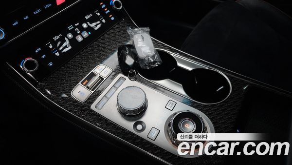 Genesis GV70 2025, фото 12