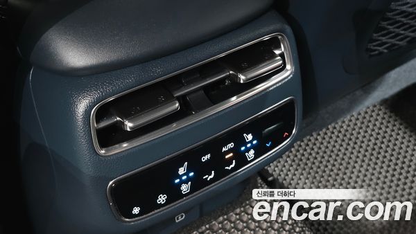 Genesis GV70 2025, фото 30