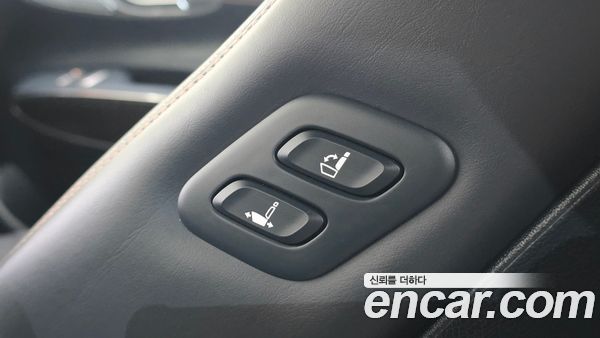 Genesis GV70 2025, фото 31