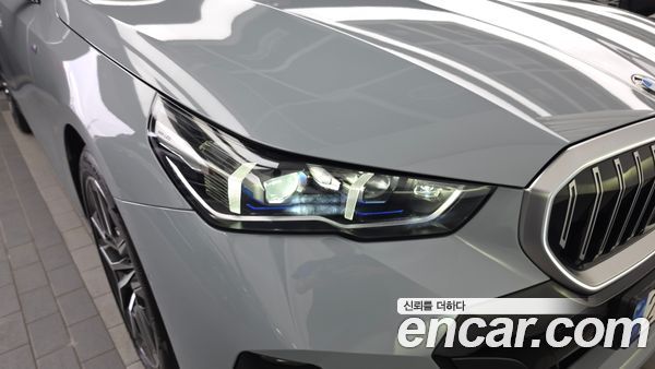 BMW 5 Series 2024, фото 8