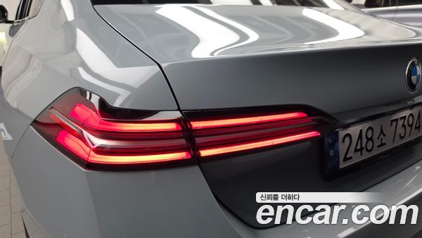 BMW 5 Series 2024, фото 9