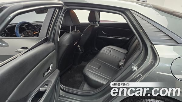 Hyundai Elantra 2021, фото 17