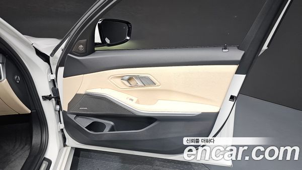 BMW 3 Series 2024, фото 13