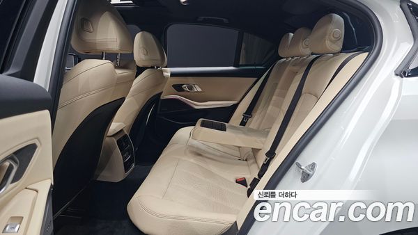 BMW 3 Series 2024, фото 28