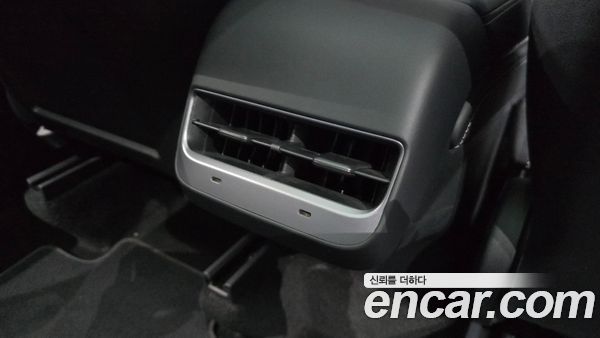 Tesla Model Y 2021, фото 23