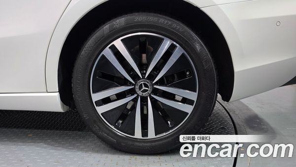 Mercedes-Benz A-Class 2022, фото 5
