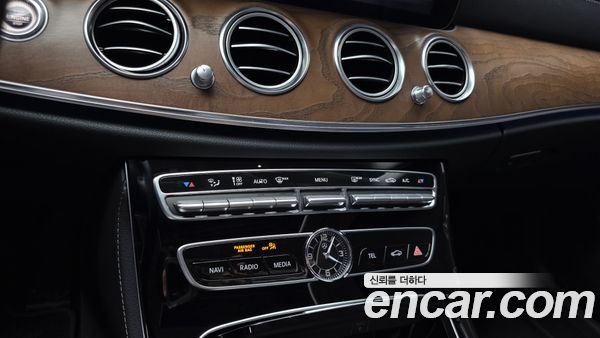 Mercedes-Benz E-Class 2020, фото 24