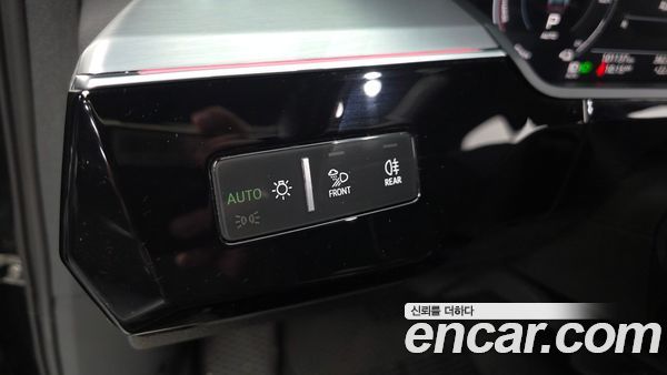 Audi e-tron 2022, фото 31