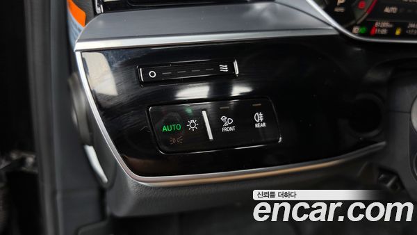 Audi A8 2021, фото 26