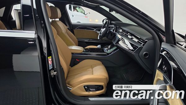 Audi A8 2021, фото 16