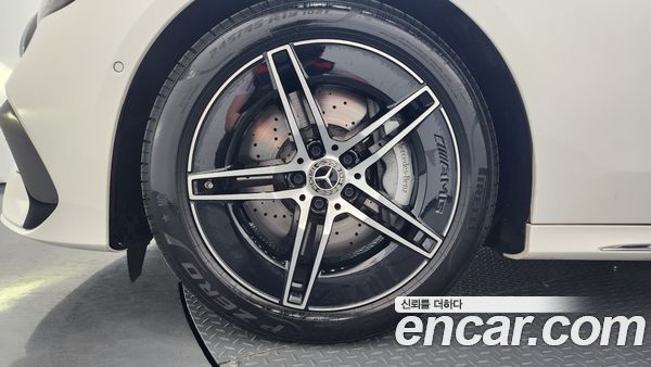 Mercedes-Benz E-Class 2026, фото 4