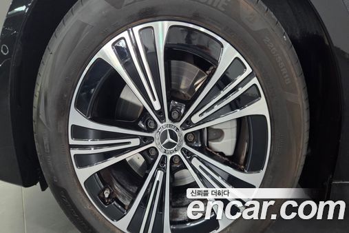 Mercedes-Benz E-Class 2025, фото 5