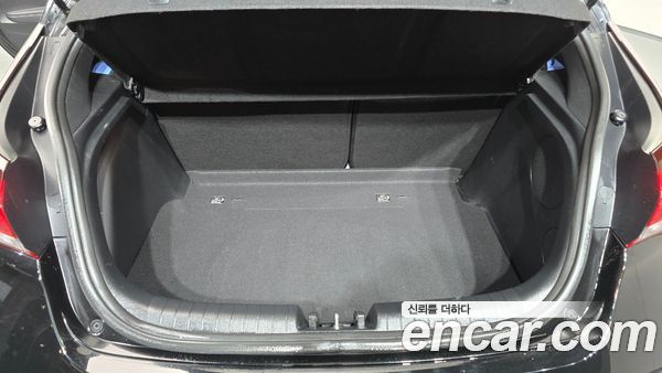 Hyundai Veloster 2021, фото 30