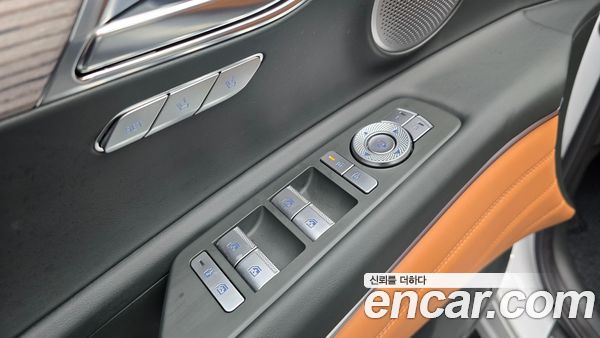 Genesis GV80 2025, фото 25