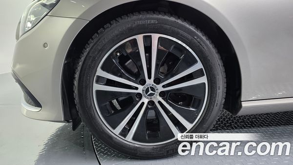 Mercedes-Benz E-Class 2021, фото 4