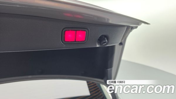 Mercedes-Benz E-Class 2021, фото 31
