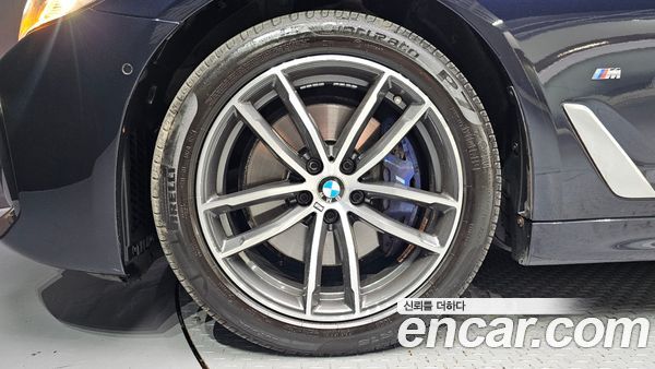 BMW 5 Series 2021, фото 5