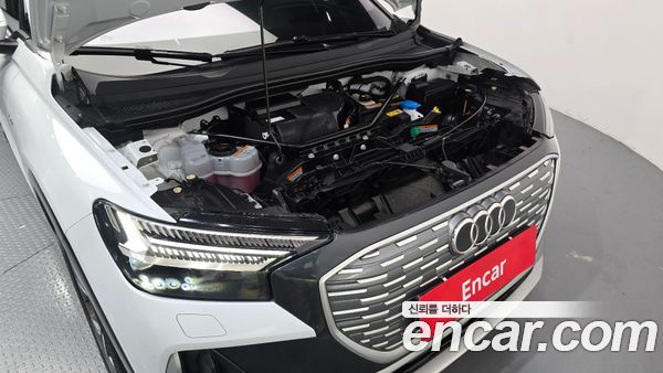Audi Q4 e-tron 2022, фото 6