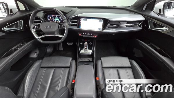 Audi Q4 e-tron 2022, фото 7